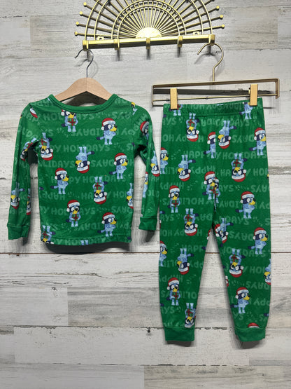 Fits Like Size 4t Bluey Holiday Pajama Set - Good Used Condition