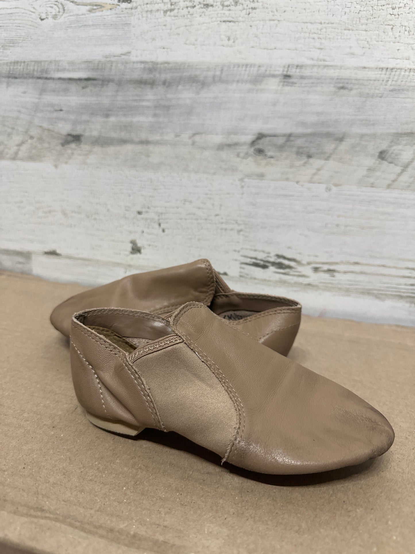 Fit Like 12 kids - marked Size 4M (Youth) Capezio EJ2 Style Tan Split Jazz Shoes Shoes - Play Condition*
