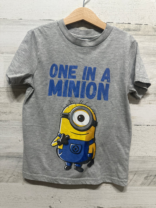 Boys Size Small Despicable Me Minion Shirt - Good Used Condition
