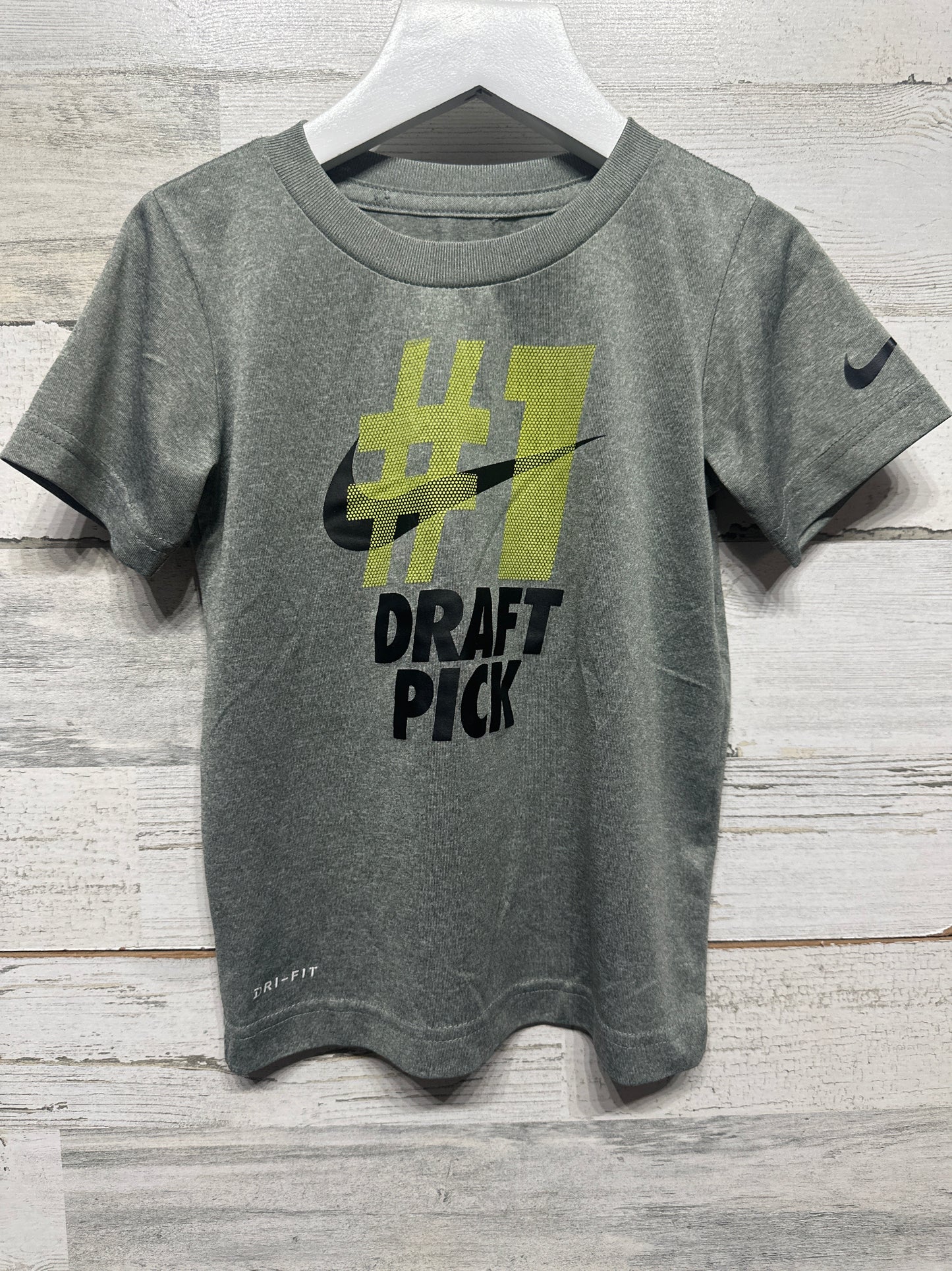 Boys Size 4 (Fits 3-4 Years) Nike Draft Pick Drifit Shirt - Very Good Used Condition