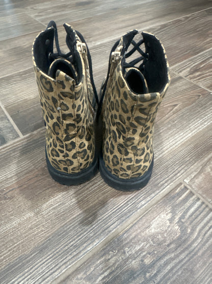 Girls Size 5 Old Navy Leopard Boots - Very Good Used Condition