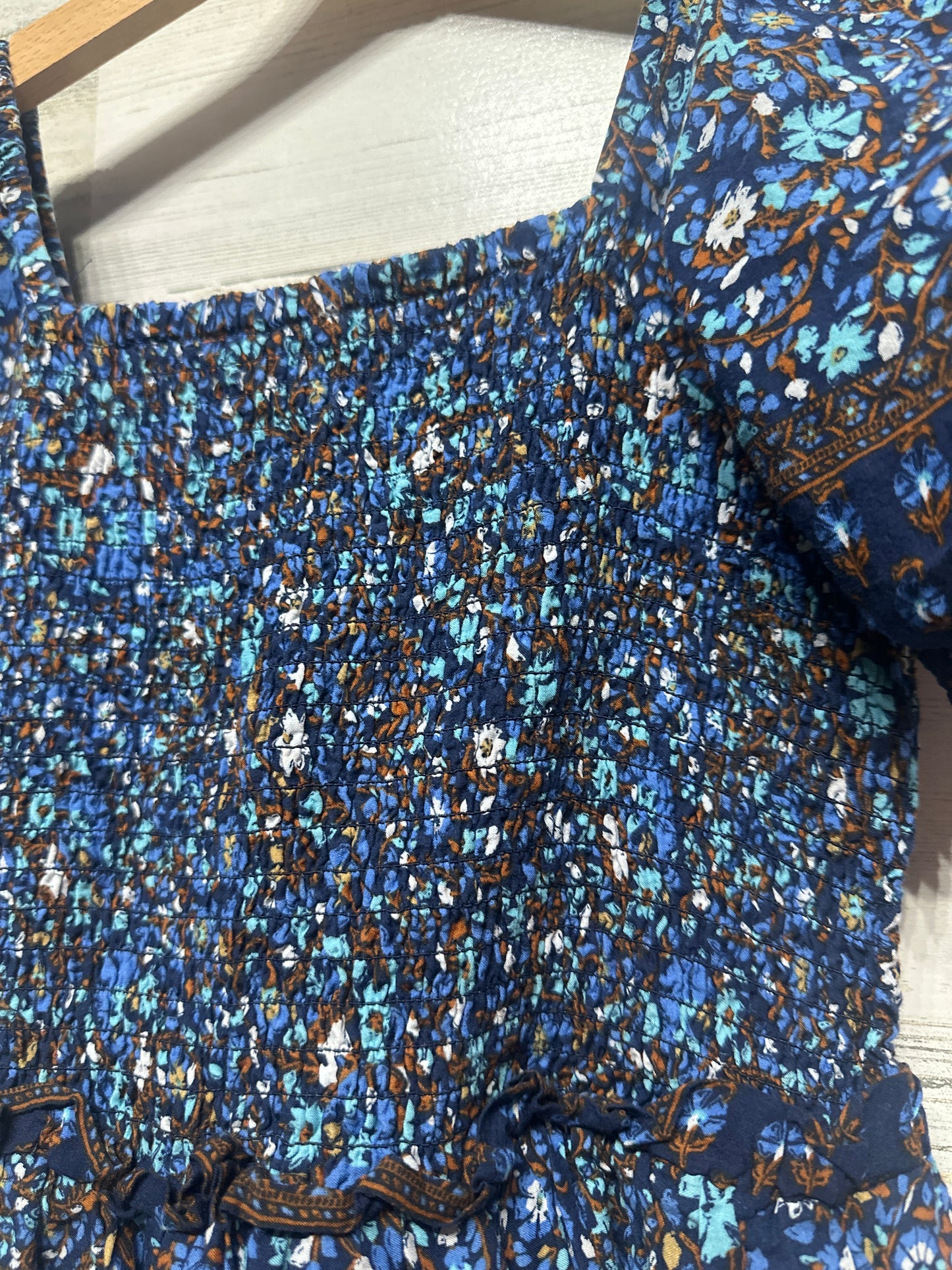 Vineyard Vines Smock Top Floral Dress - Girls Size Medium - Very Good Used Condition