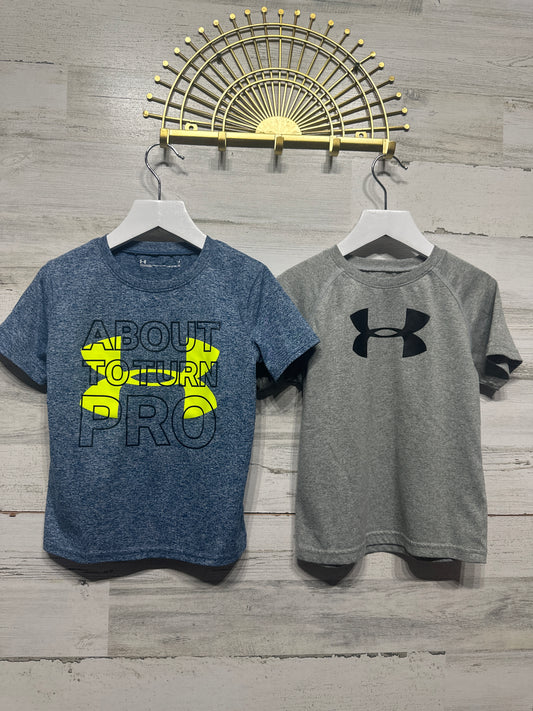 Boys Size 4t/4 Under Armour Hestgear Shirts - Very Good Used Condition