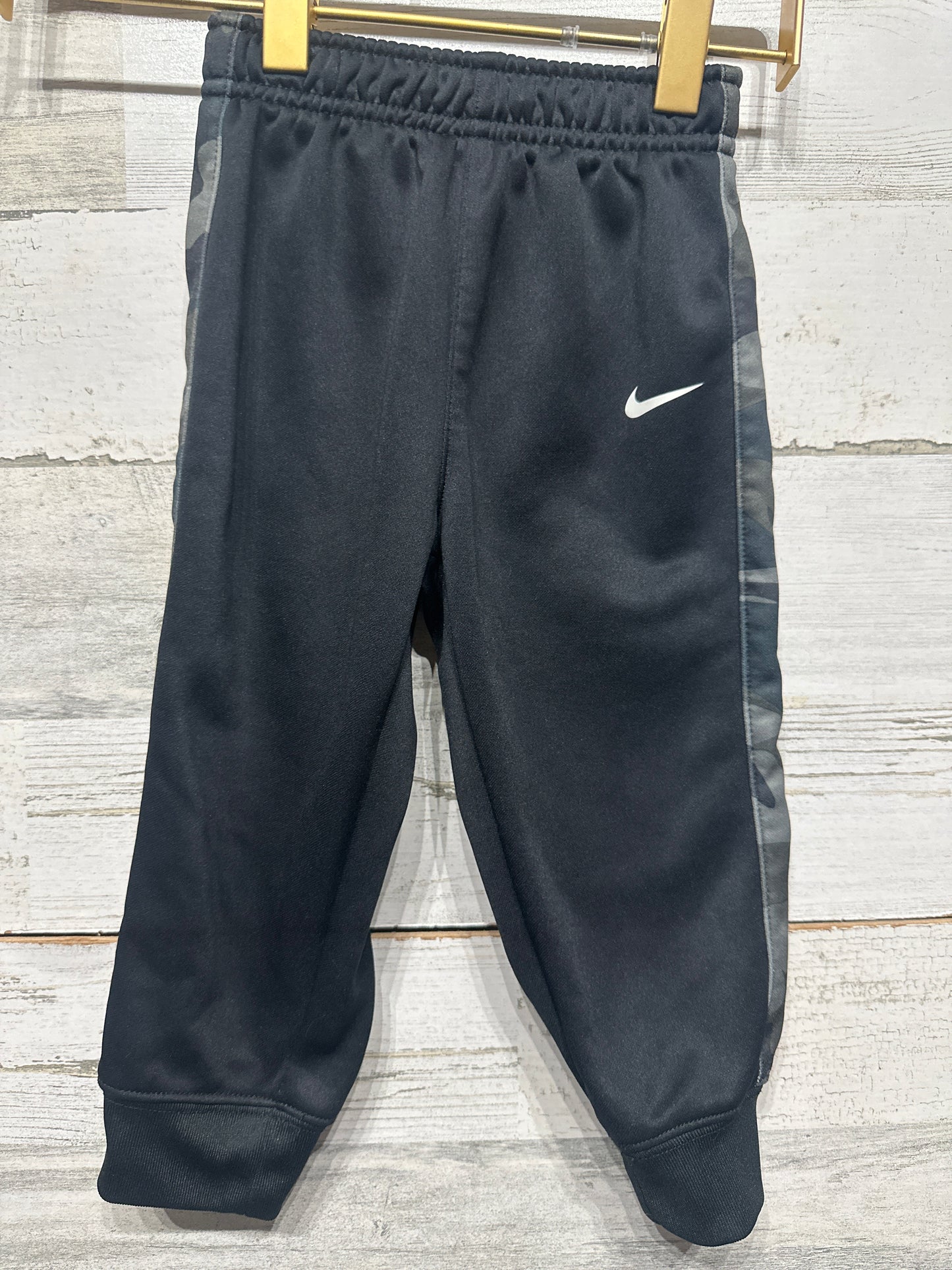 Boys Preowned Size 24m Nike Drifit Black and Camo Fleece Lined Pants - Good Used Condition