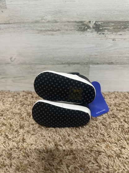 Boys Size 6-12m Black and White Infant Shoes - New With Tags