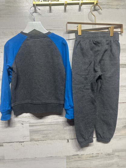 Size 4t Under Armour Sweatshirt and Pants Set - Very Good Used Condition