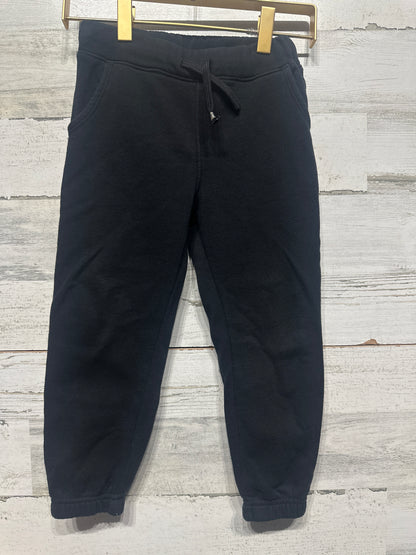 Boys Preowned Size 4t Old Navy Black Sweatpants - Good Used Condition