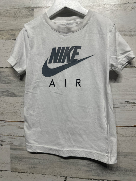 Boys Size 6 (Fits 5-6 Years) Nike Air T-Shirt - Good Used Condition