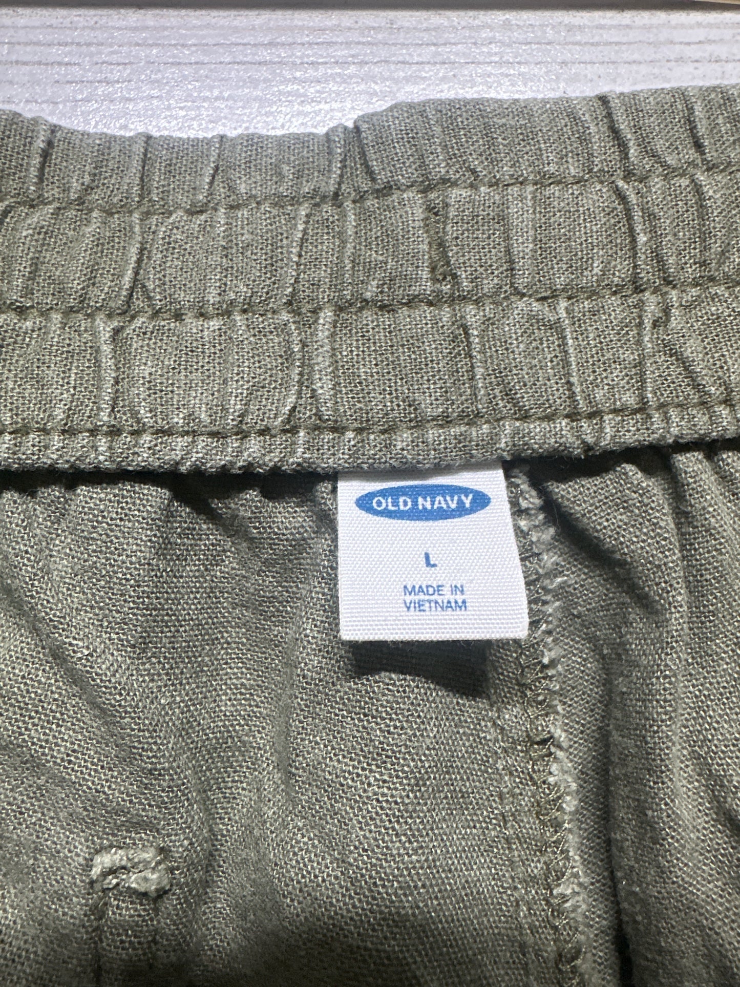 Women’s Size Large Old Navy Olive Linen Blend Shorts - Very Good Used Condition