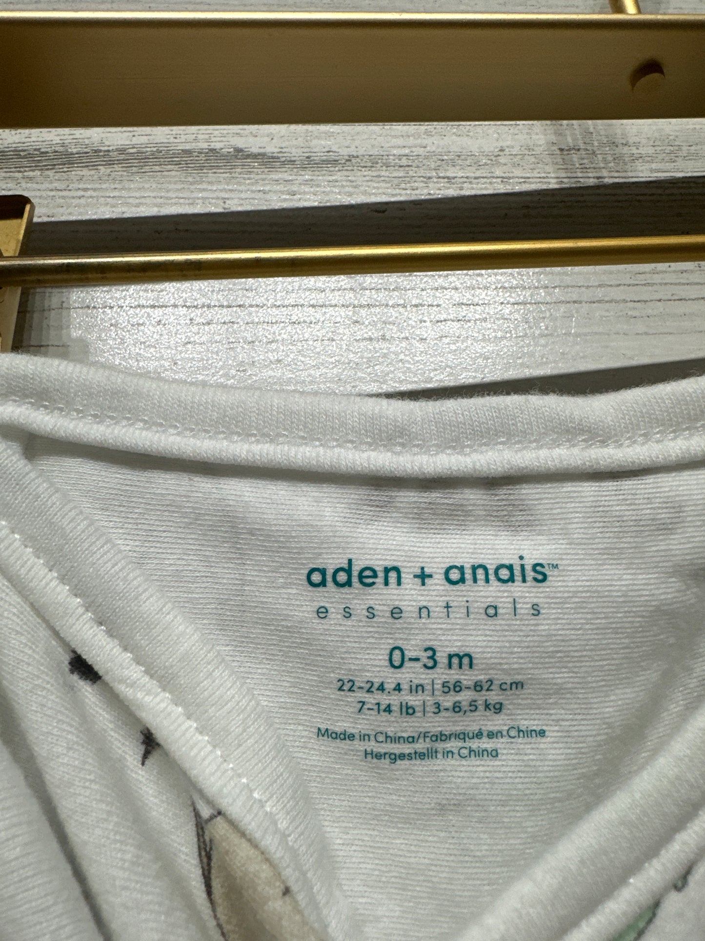 Size 0-3m Aden & Anais Essentials Safari Velcro Swaddle - Very Good Used Condition