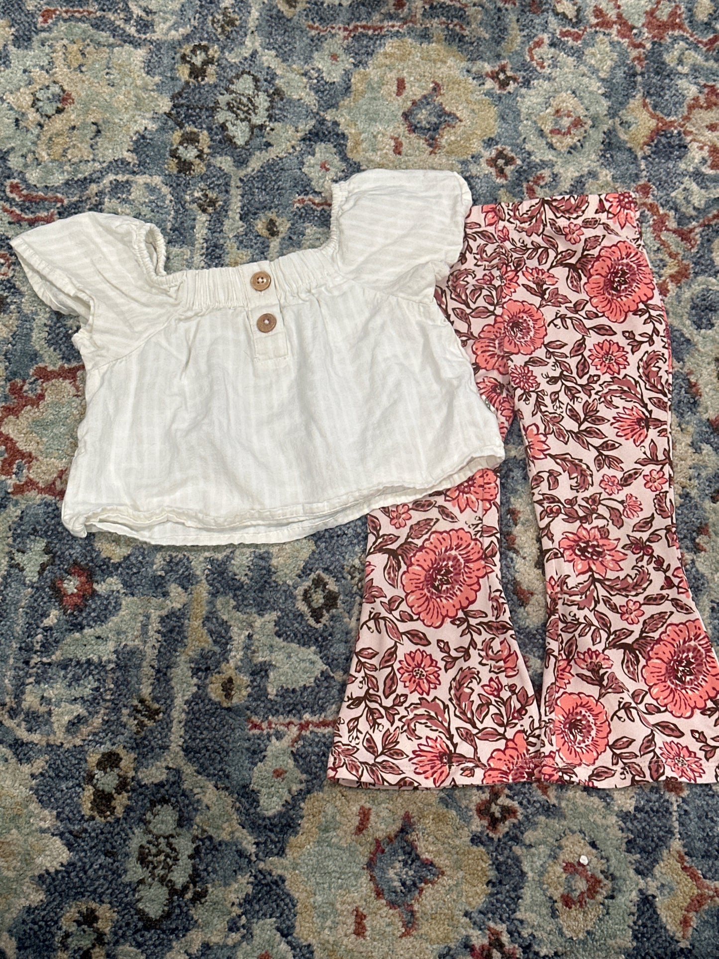 Easy Peasy Girls 2T Top and BTween Floral Pants VGUC