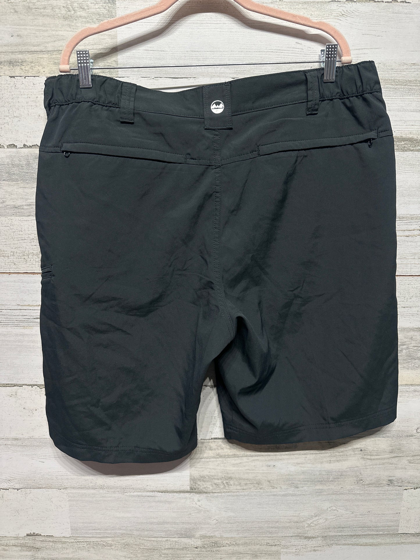 Wrangler Men’s Size 38 Quick Dry Black Cargo Shorts VGUC