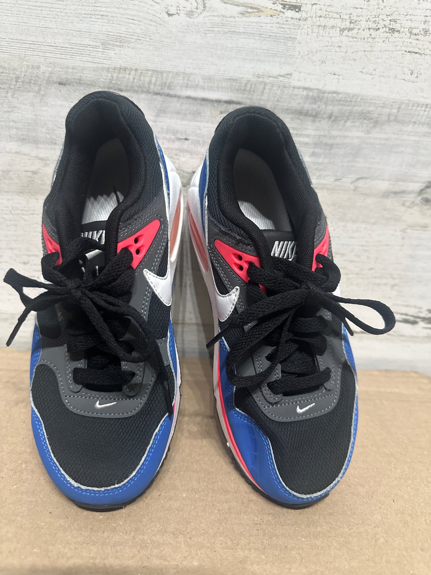 Size 5.5 Nike Air Max Correlate Shoes - Very Good Used Condition