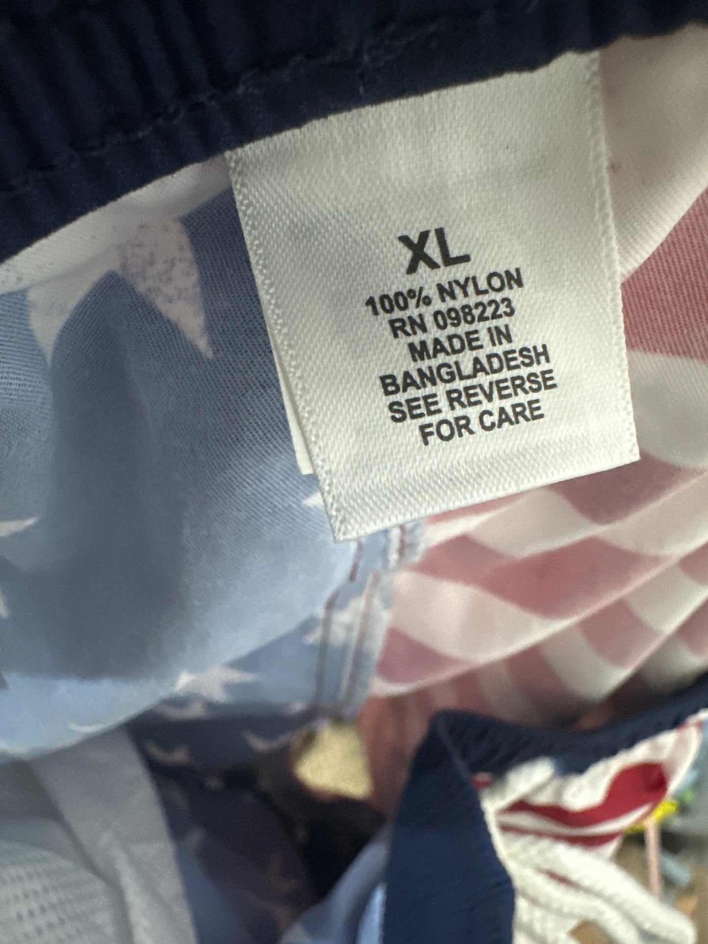 American Flag Magellan Fish Shorts Men’s XL NWT