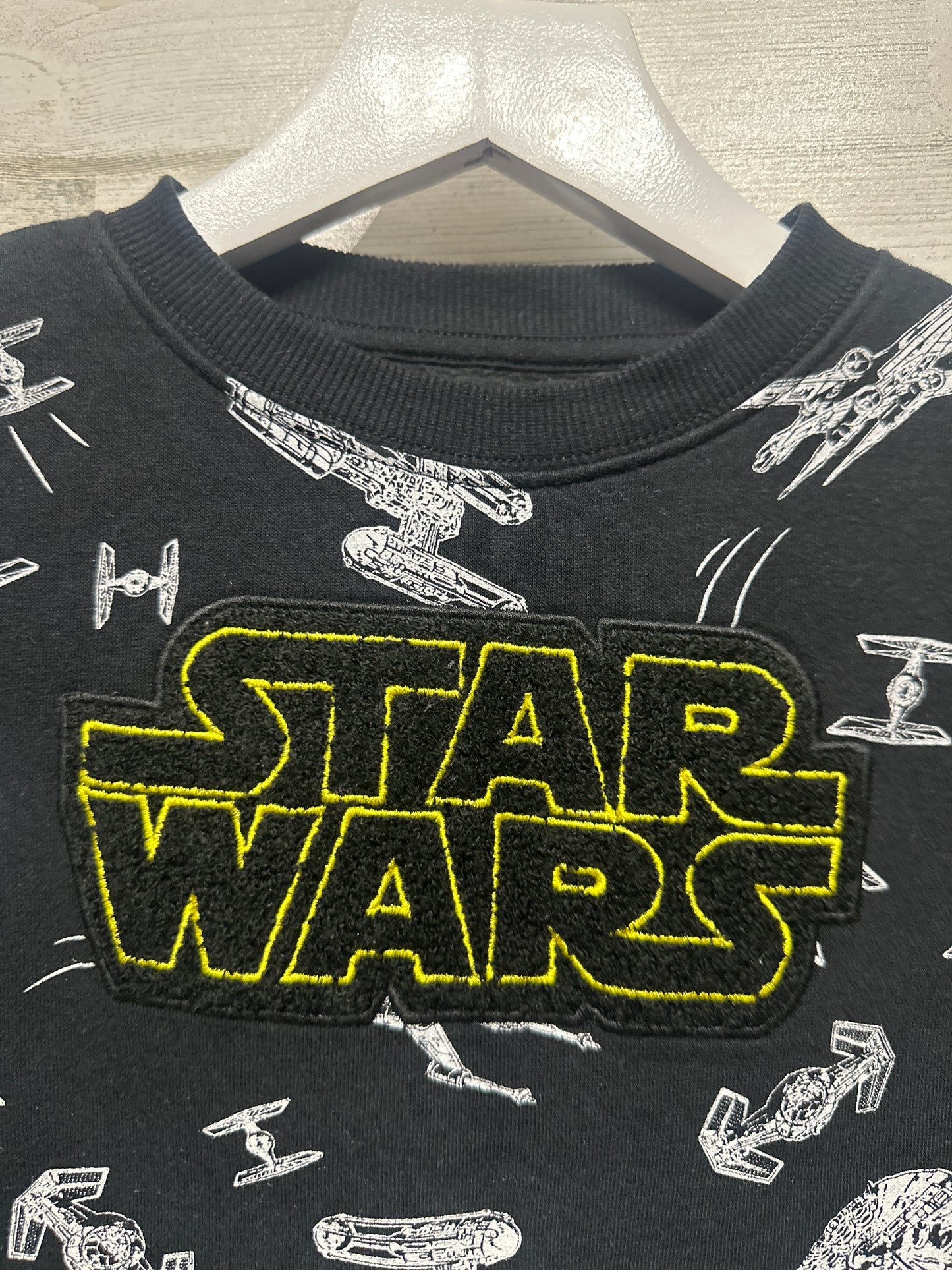 Boys Size 6 Star Wars Sweatshirt - Very Good Used Condition