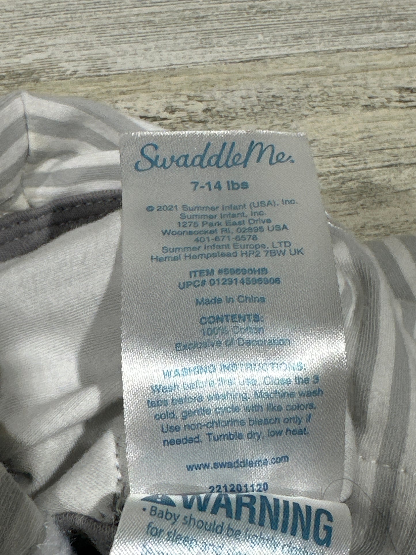 Swaddle Me Grey Striped Velcro Swaddle Blanket - 7-14 lbs - Size Small/Medium - Good Used Condition