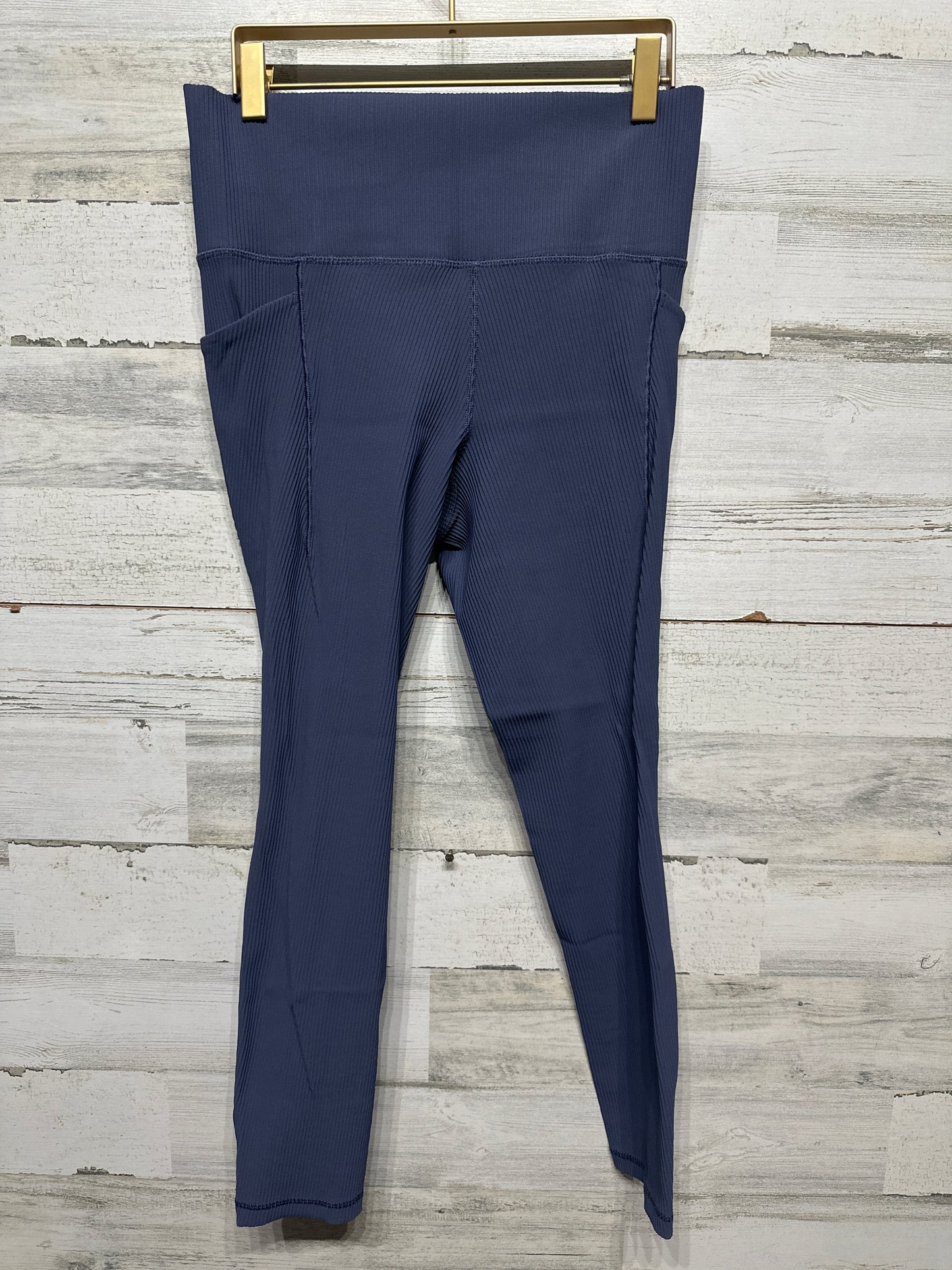 Women's Size Medium Athleta Chaturanga High Rise 7/8 Tight Ribbed Leggings With Side Pockets - Very Good Used Condition