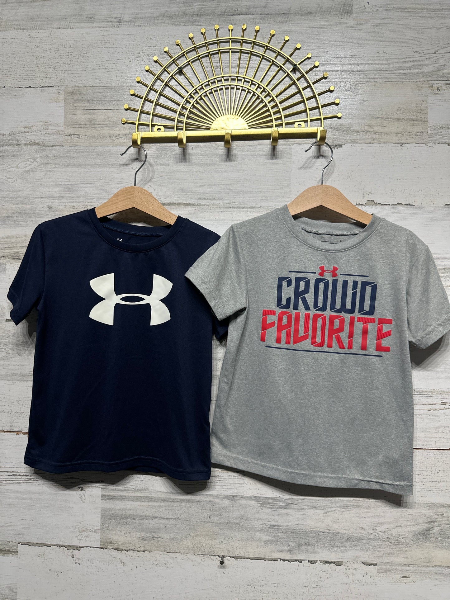 Boys Size 5 Under Armour Short Sleeve Shirts (2 Pieces) - Very Good Used Condition