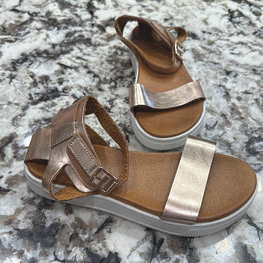 Girls Size 3 youth Mia rose gold sandals - good used condition
