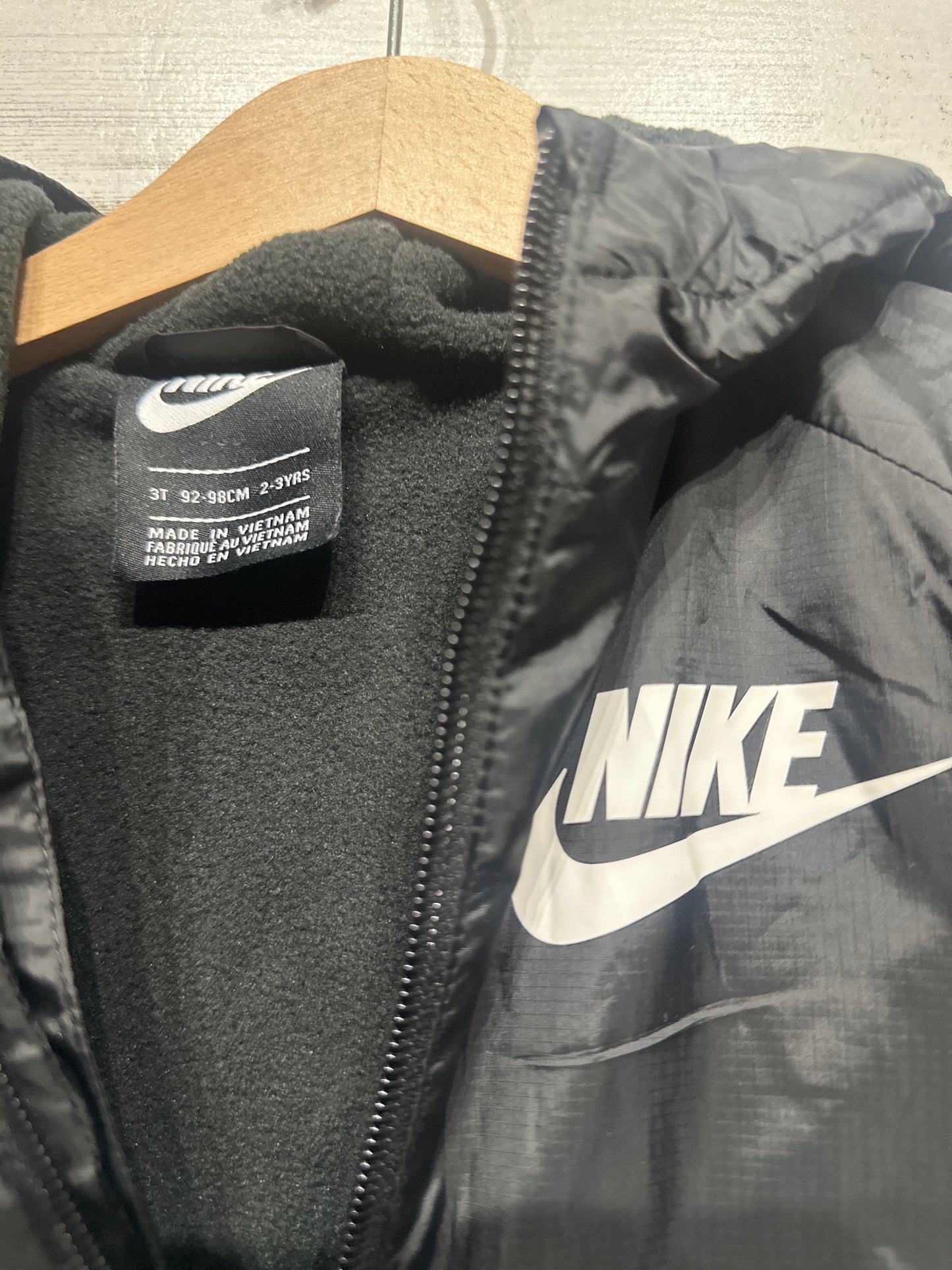 Boys Preowned Size 3t (Fits 2-3 yrs) Nike Fleece Lined Hooded Jacket - Very Good Used Condition