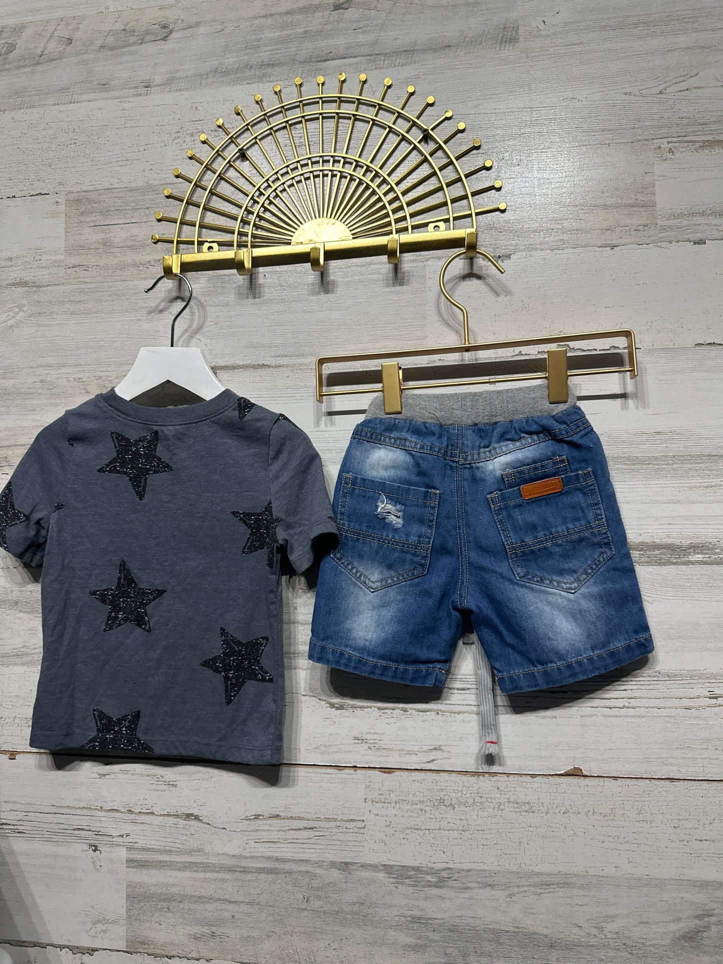 Boys Size 2t Old Navy Star Shirt and Mimi Worm Distressed Shorts - Good Used Condition