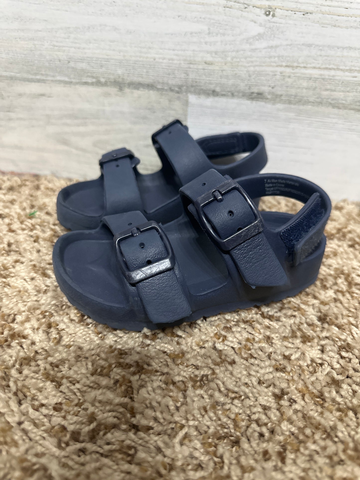 Boys Size 7 Toddler Cat & Jack Navy Sandals - Good Used Condition