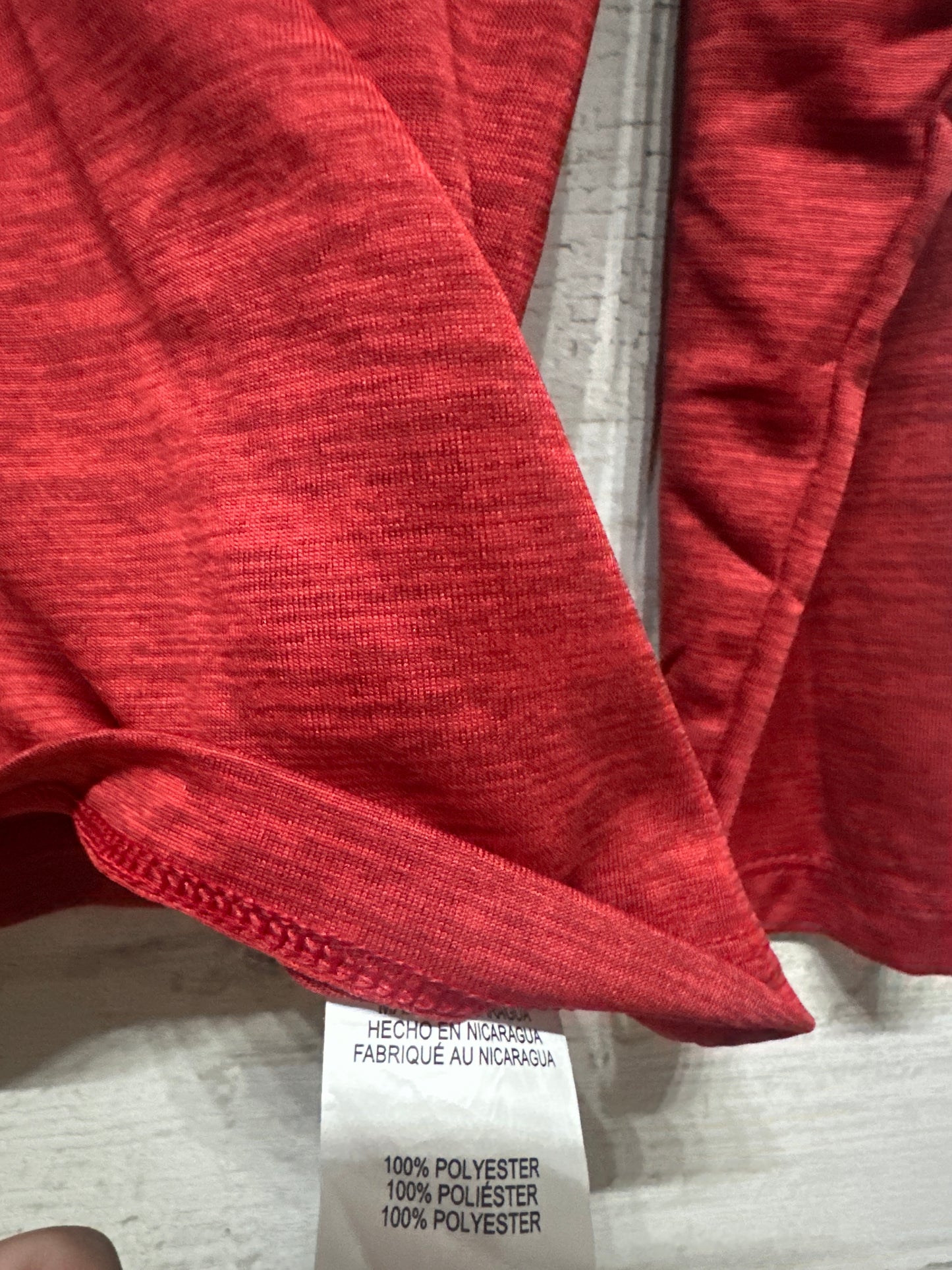 Boys Size 5 Under Armour Red Quarter Zip Longsleeve Shirt - Very Good Used Condition
