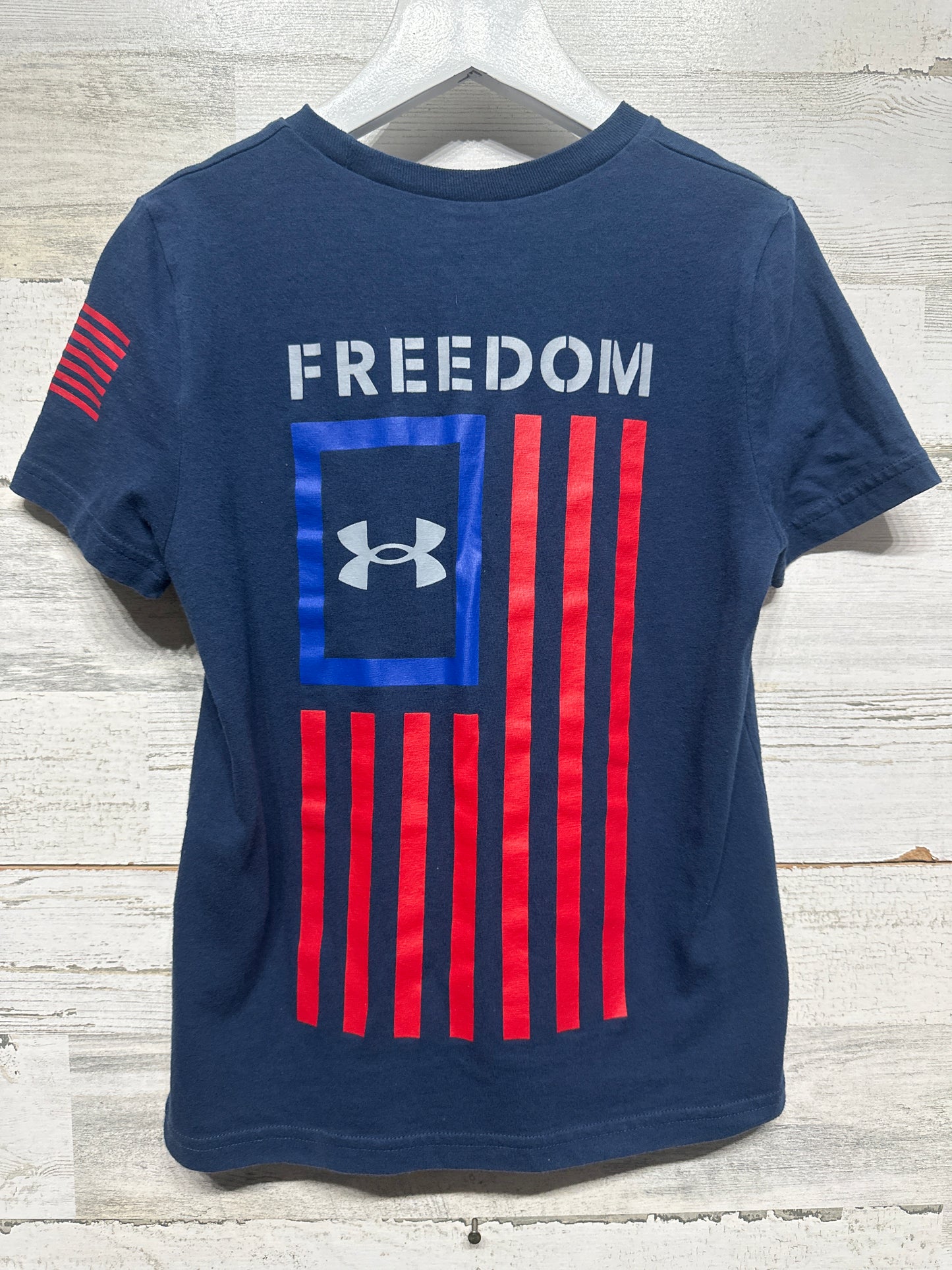 Boys Size XS ( 7 ) Loose Under Armour Freedom Shirt - Very Good Used Condition