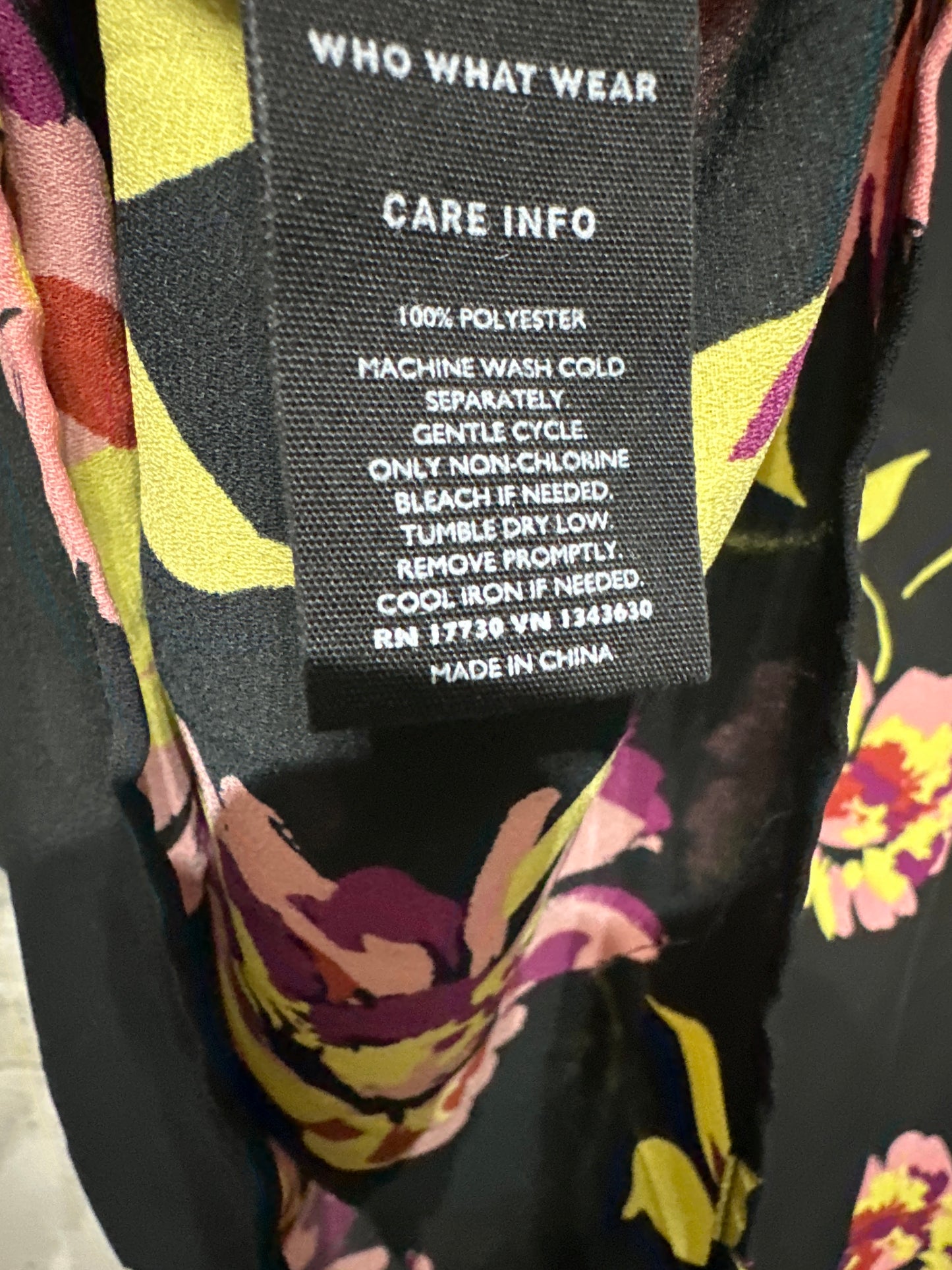 Women’s Large Who What Wear Floral Shirt - Very Good Used Condition