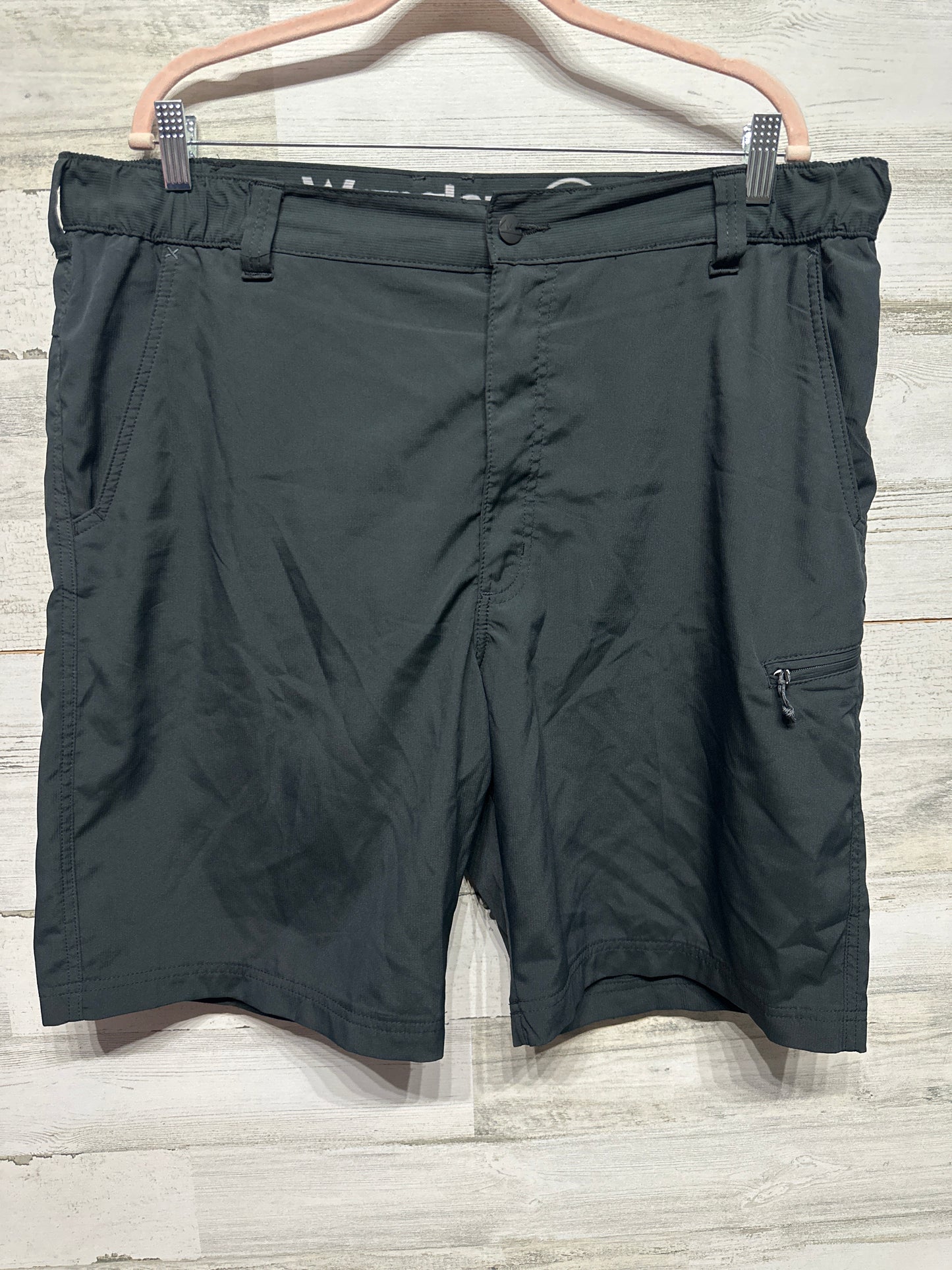 Wrangler Men’s Size 38 Quick Dry Black Cargo Shorts VGUC