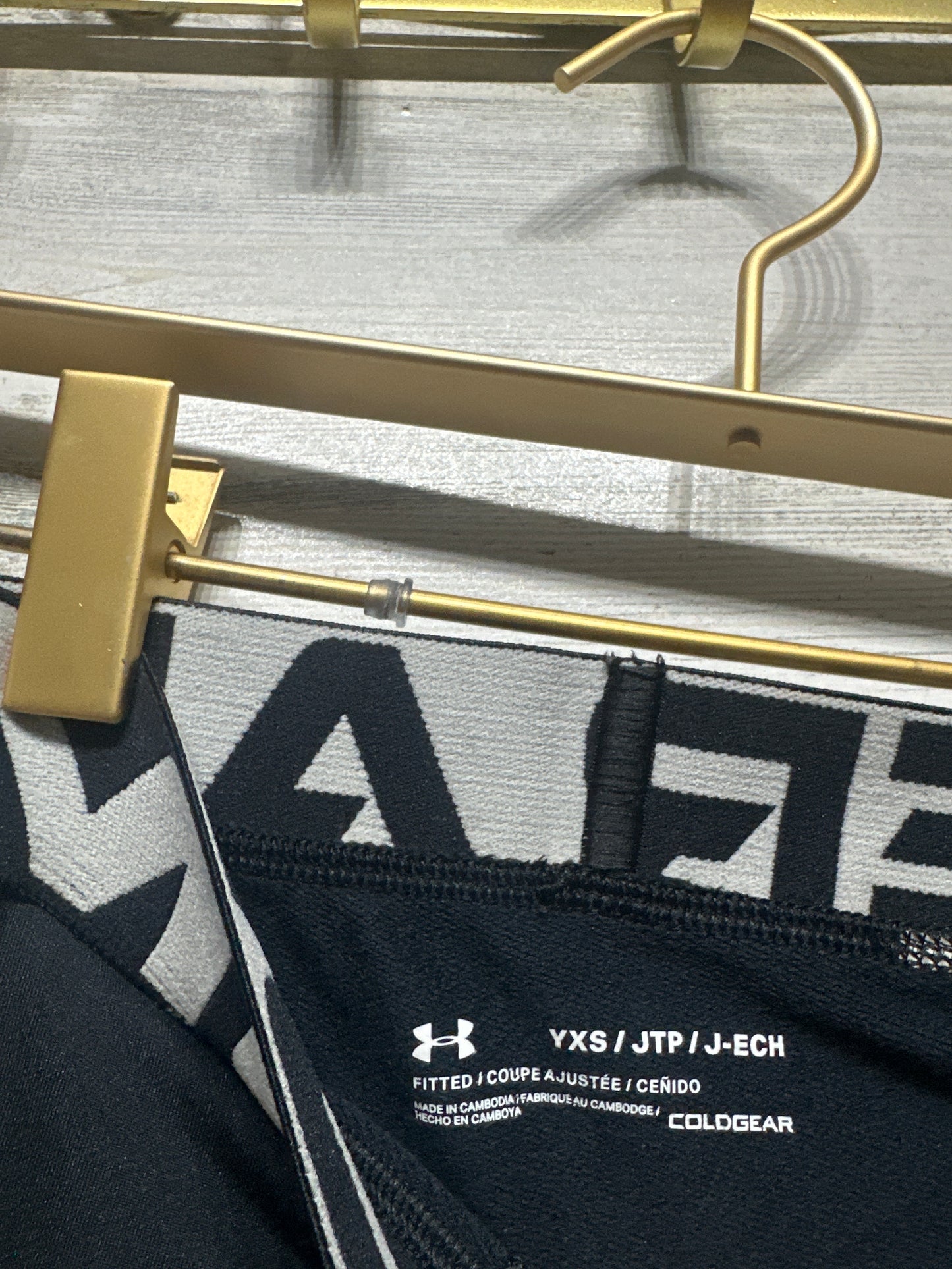 Boys Size XS (6-7) Under Armour Cold Gear Fitted Fleece Lined Leggings - Good Used Condition