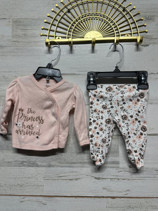 Organic Cotton Gerber Princess Floral Outfit - 2 Pieces - Girls Size Newborn - Very Good Used Condition