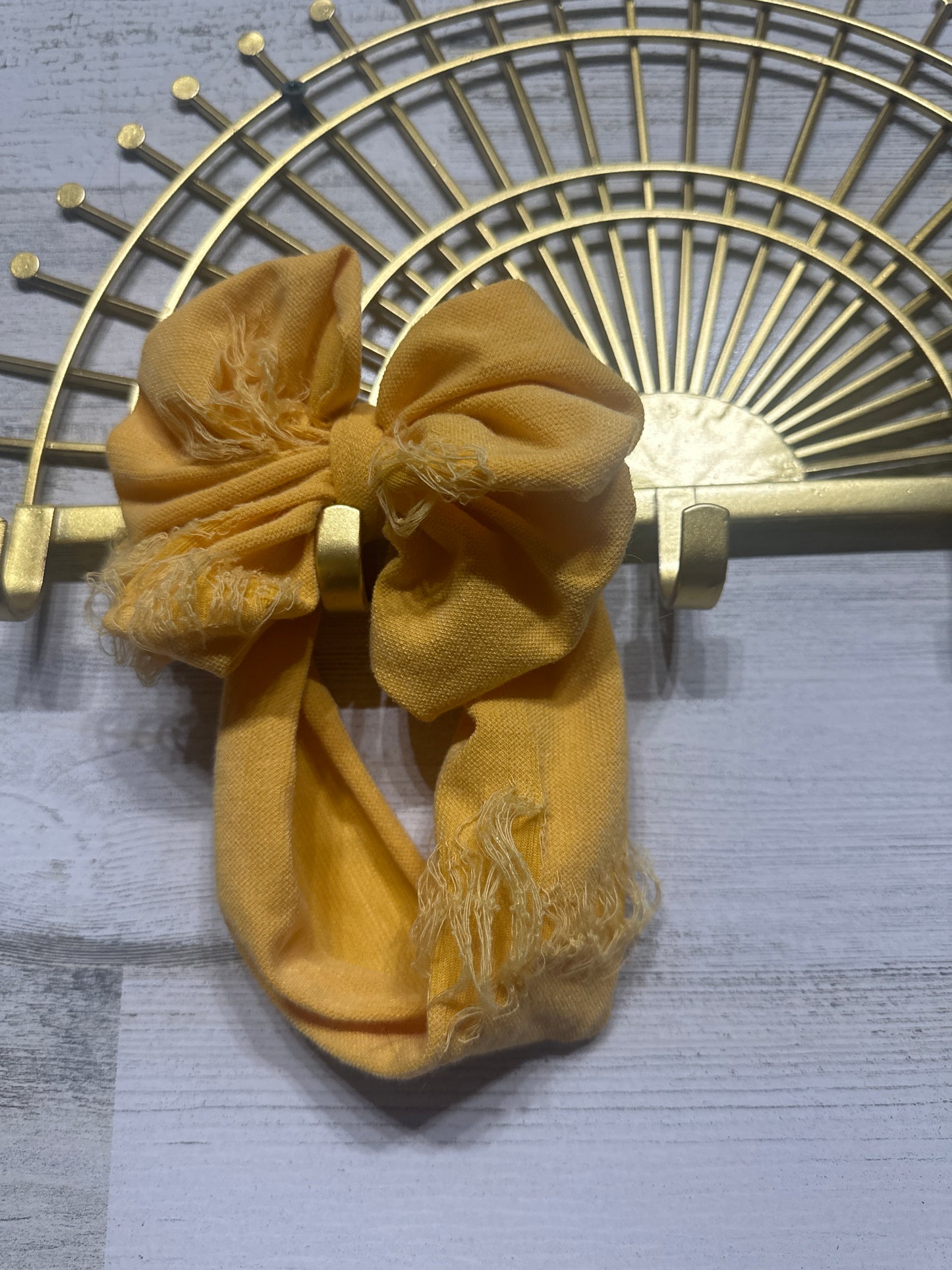 Girls Distressed Gold Stretchy Bow Headband - Good Used Condition