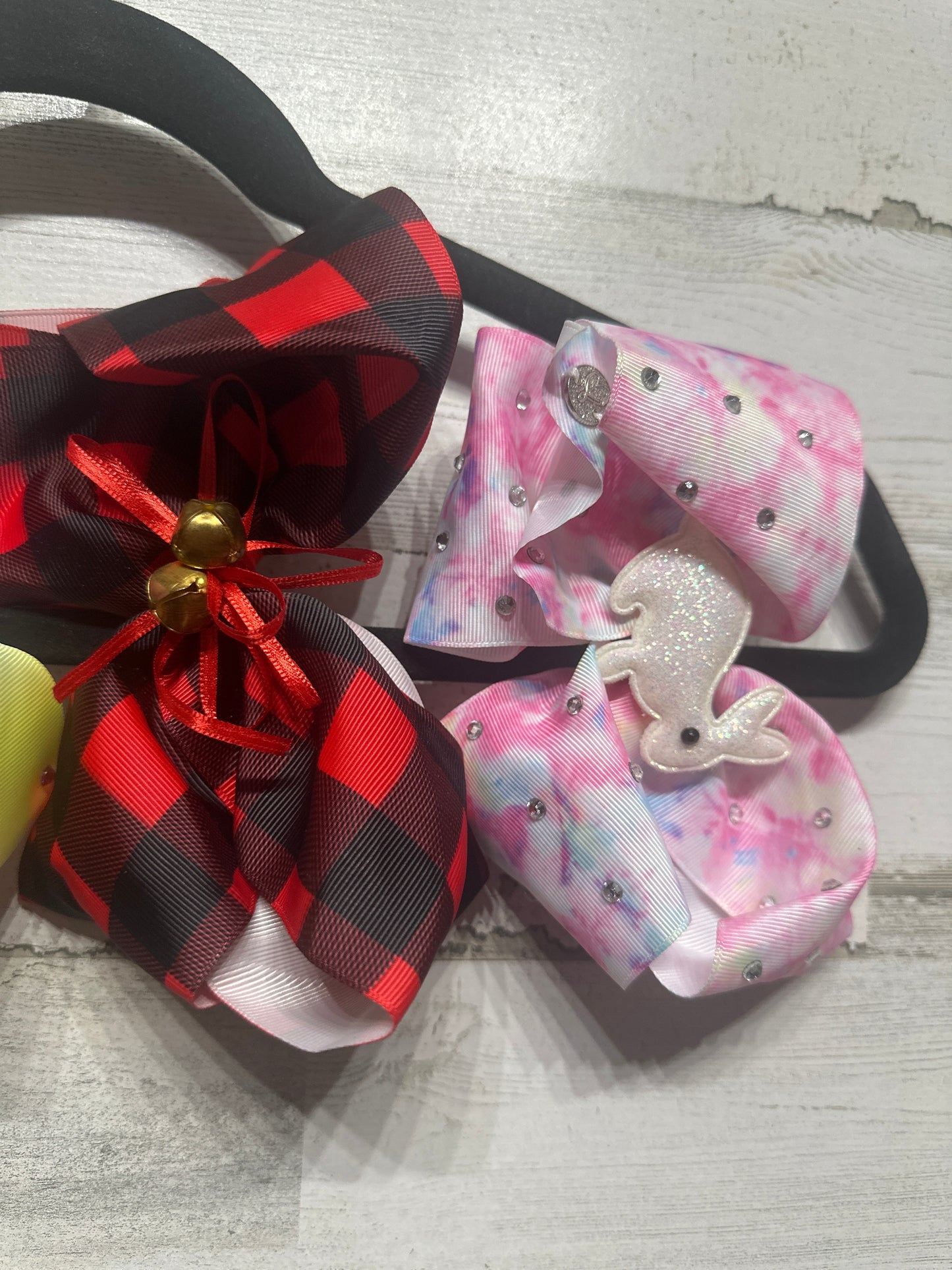 Lot of 4 Large Hair Bows on Alligator Clips- Good Used Condition