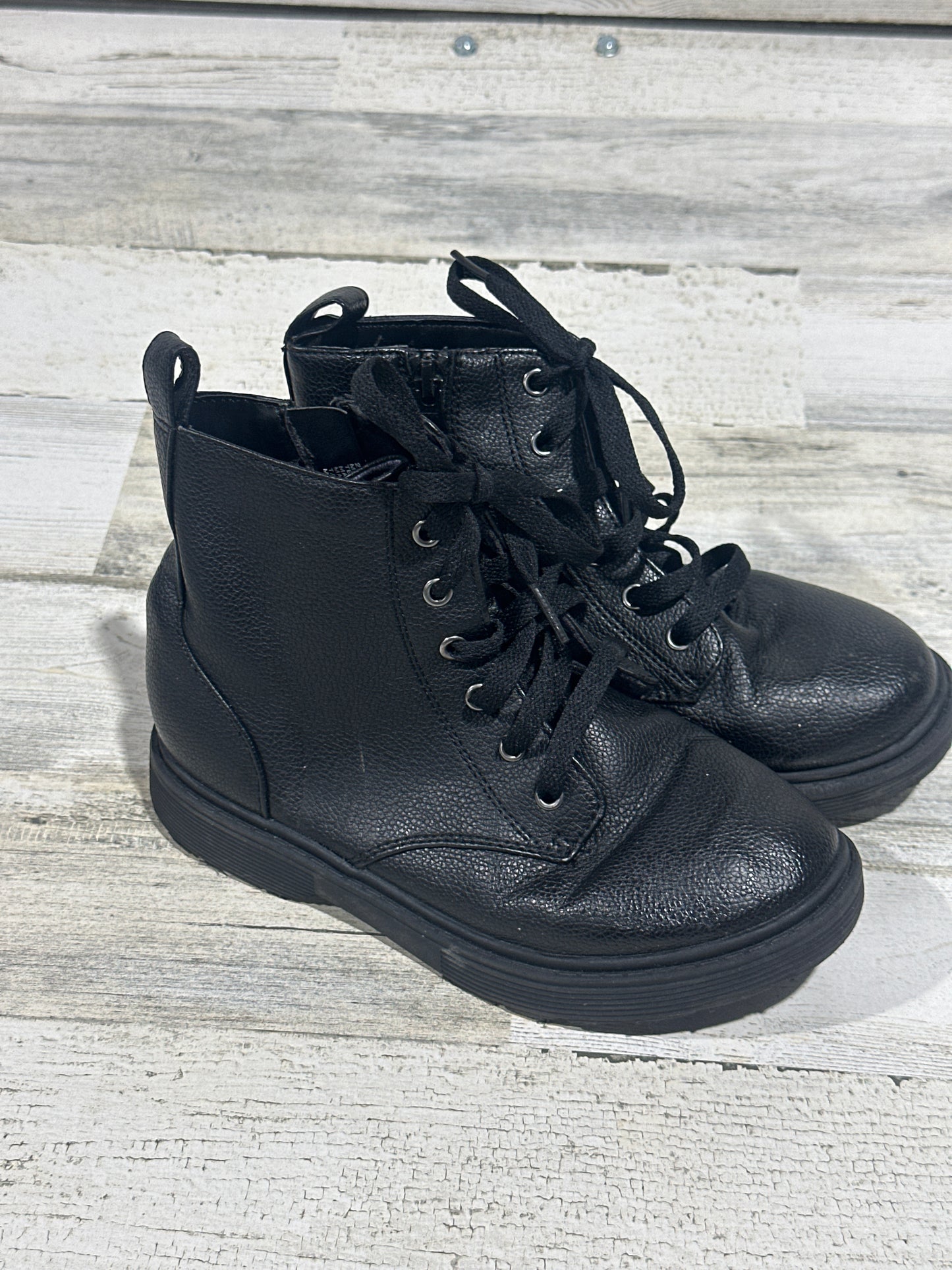 Black Boots - Art Class - Side Zip - Girls Size 2 (Youth) - Good Used Condition