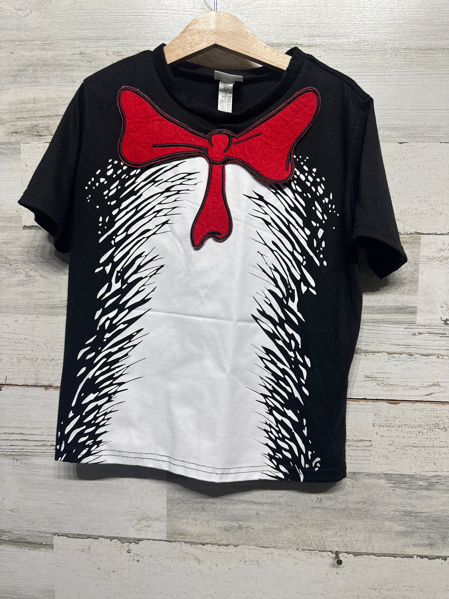 Boys Size XS/S (Fits 4-6) Dr. Seuss Cat and the Hat Shirt - Very Good Used Condition