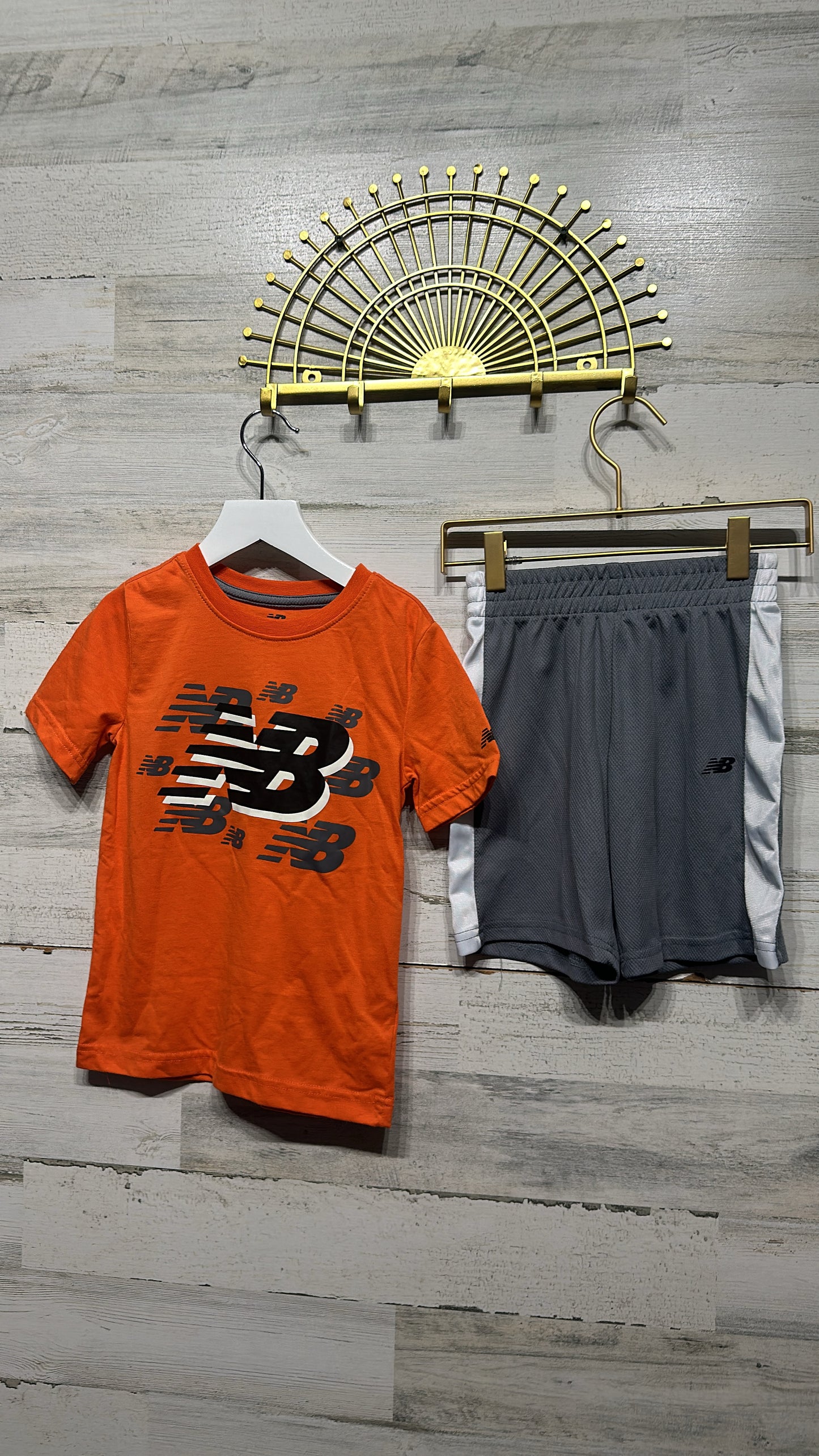 Boys Size 5-6 New Balance Two Piece Athletic Outfit Set - Very Good Used Condition